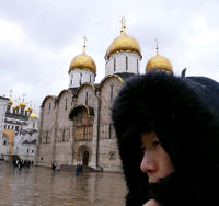 クレムリン内部のウスペンスキー大聖堂（雨で洗顔状態）