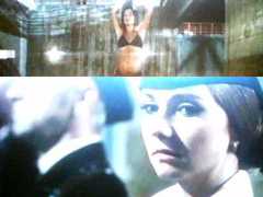 「白いレインコート」