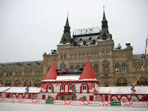 今月の表紙：ロシア・グム百貨店とスケートリンク