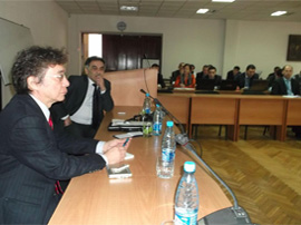 国立行政マネージメント大学院での講義風景