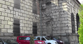 王宮、米軍空爆の痕