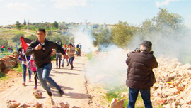 「広河隆一  人間の戦場」