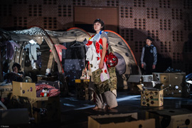 「亡国の三人姉妹」