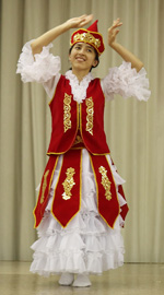 ヨールカ祭2017 キルギスの民族舞踊