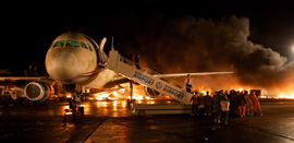 「フライト・クルー」