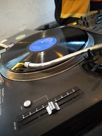 「ソ連・東欧のレコードジャケット展」