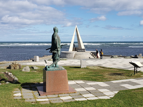 間宮林蔵銅像と日本最北端の地