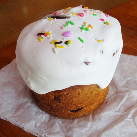 円筒形の菓子パン「クリーチ」