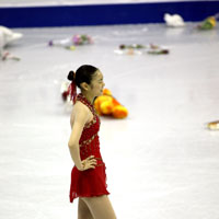 �t���[���Z�I������A���s���Ă��܂������Ƃɋ�΂�����L���E���i�B�����N�ɂ͉Ԃ�v���[���g���J�̂悤�ɍ~�蒍�����B