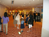 ��P�񃍃V�A�����Ɖ��y�̃t�F�X�e�B�o��