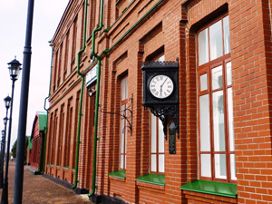 レフ・トルストイ駅