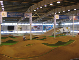 室内自転車競技練習場