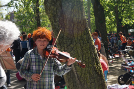 「女王の日」フォンデル公園