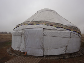 キルギスのユルタ